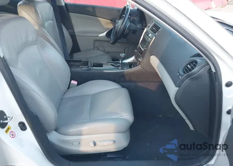 2007 Lexus Is z USA, uszkodzony, nr VIN JTHBK262582071426